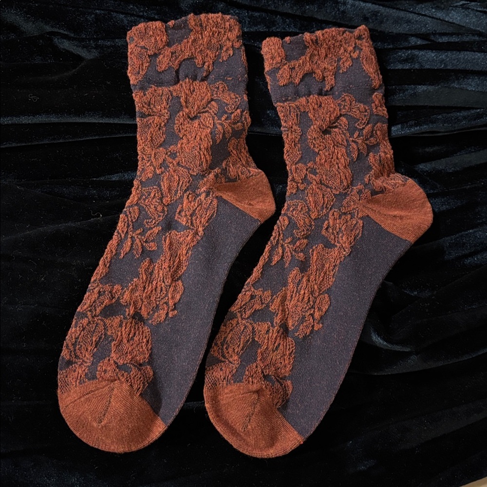 Gifts or Anyone🎁Vintage-inspired Floral Socks